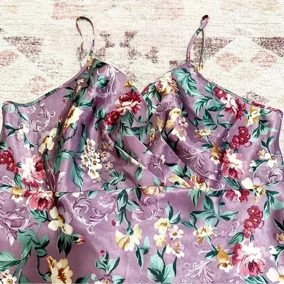 Vintage 90’s purple floral slip dress with a gorgeous floral pattern - Picture 10 of 12